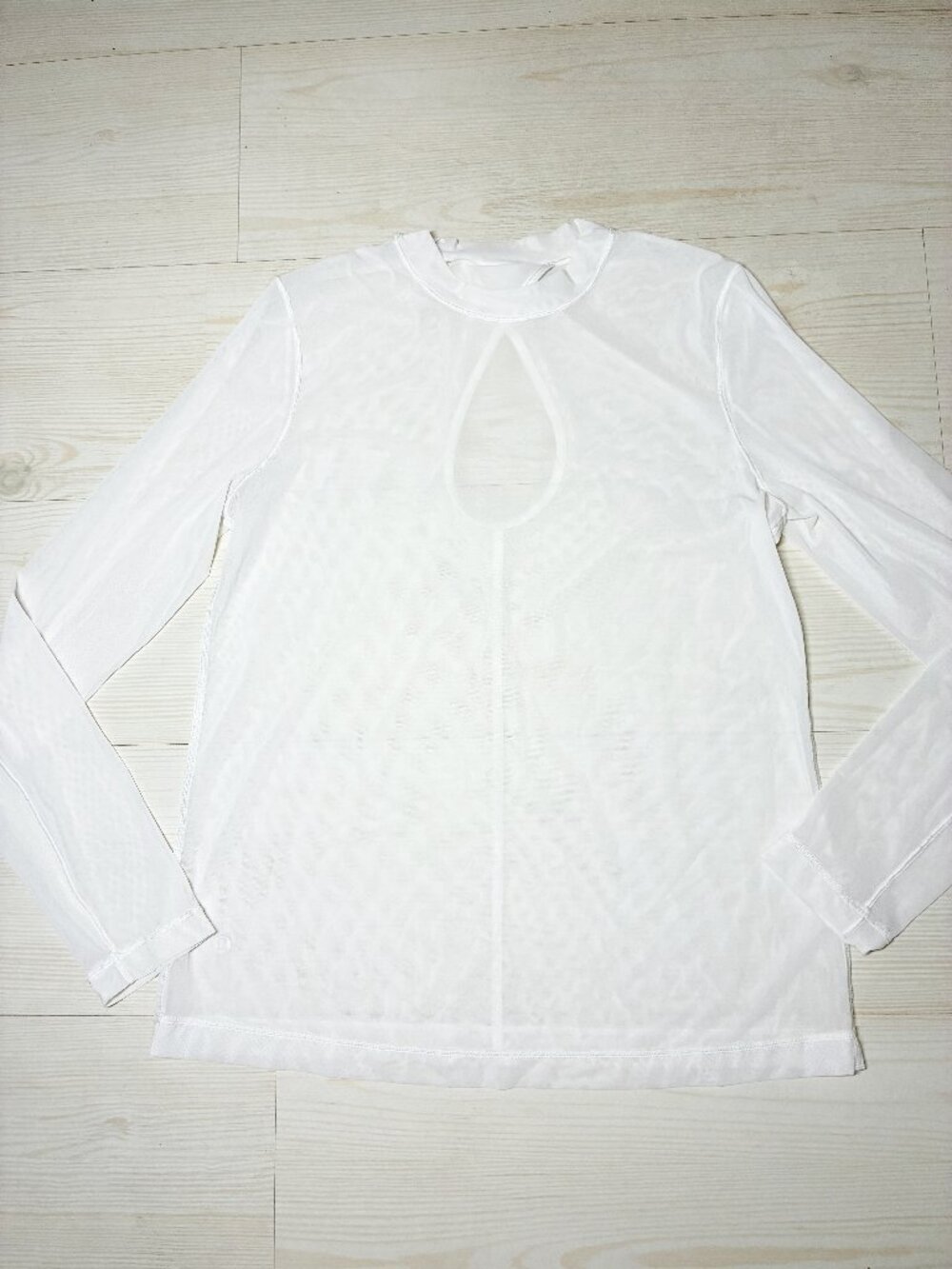 Lululemon White Keyhole Mesh Long-Sleeve Shirt Sheer Top Size 6 to 8